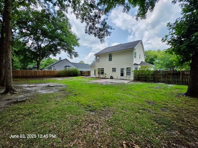 Building Photo - Thoughtfully updated 3 bedroom in Summervi...