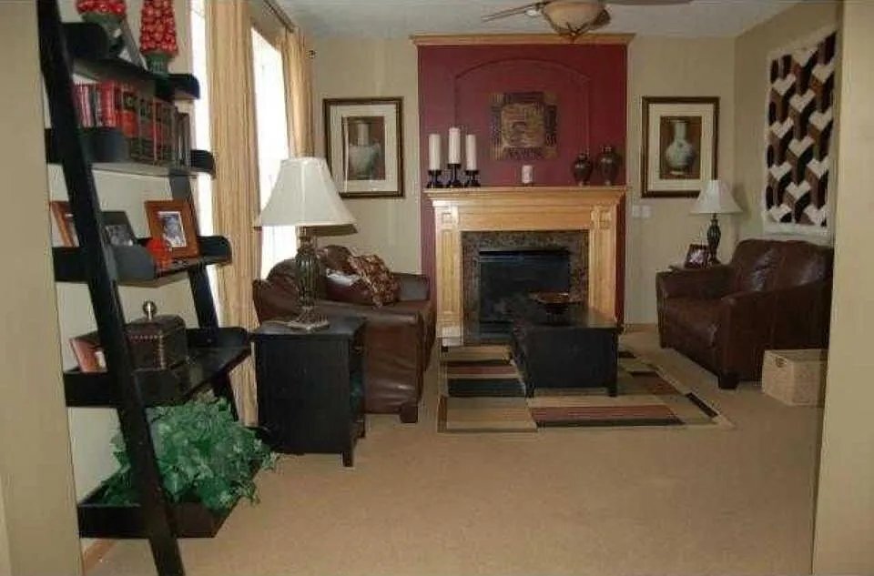 Building Photo - 8487 Jonquil Ln N