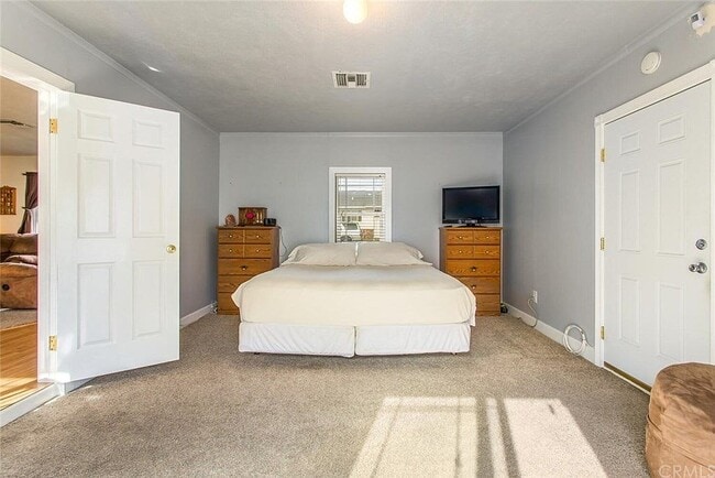 Building Photo - 581 W 29th St