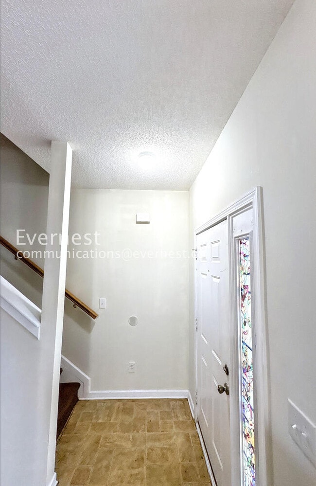 Building Photo - PROMO: Enjoy your 2nd month rent-free rent when you sign the lease today! 3 Bed, 2.5 Bath Home wi...