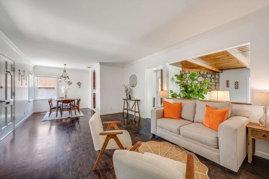 Building Photo - 6901 Bertrand Ave