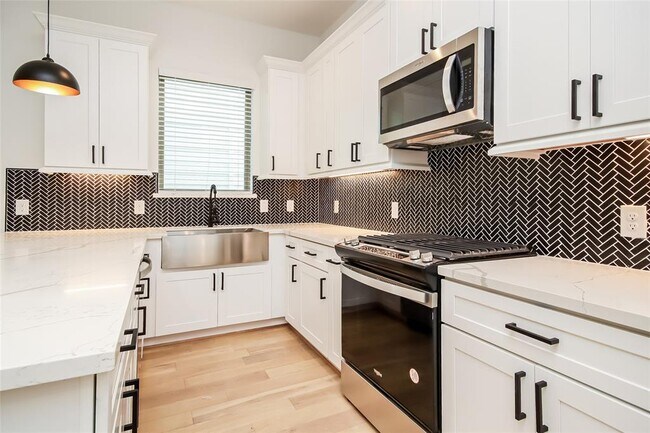 Building Photo - 3044 Truxillo St