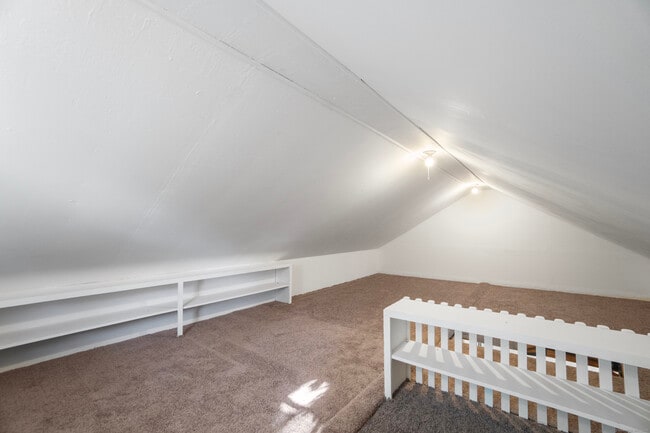 Building Photo - 62 Soundview Ave