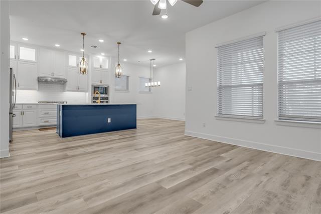 Building Photo - 701 Prairie Falcon Dr