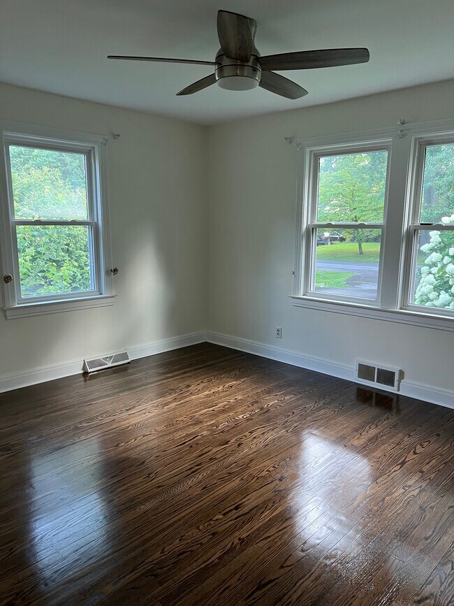 Building Photo - 207 Fairmeade Rd