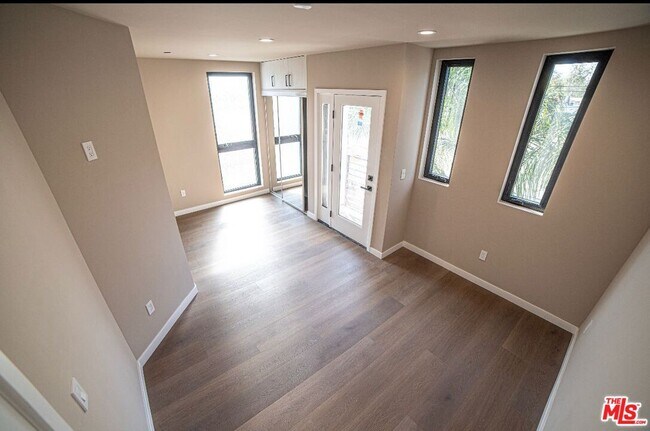 Building Photo - 9900 Laurel Canyon Blvd