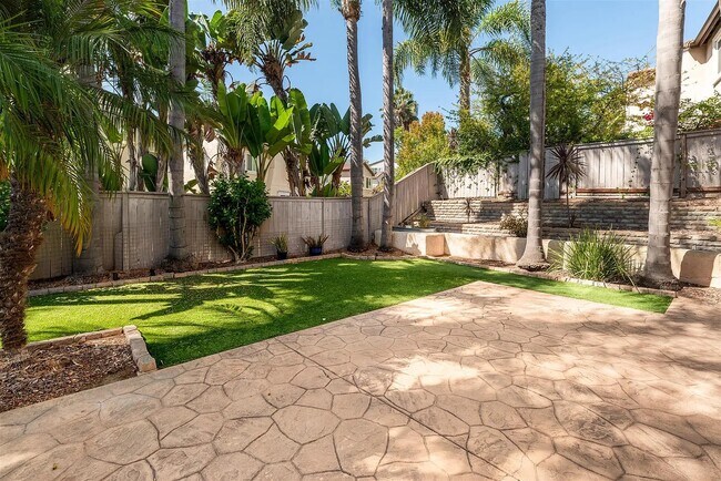 Building Photo - 6081 Paseo Monona