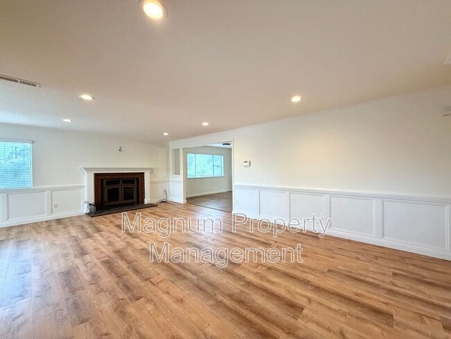 Building Photo - 23775 Cruise Cir Dr