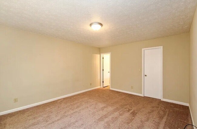 Building Photo - 2604 Wildflower Ln SW