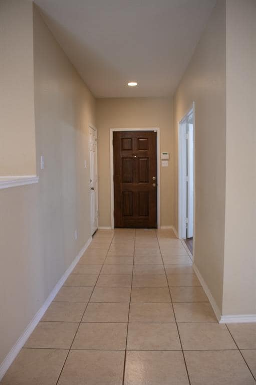 Building Photo - 604 Trail Dust Dr