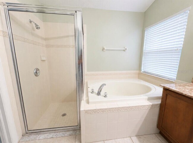 Building Photo - 9630 Baton Rouge Ln