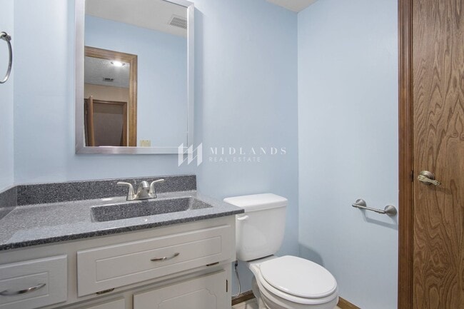Building Photo - 4 Bedroom Papillion Home!