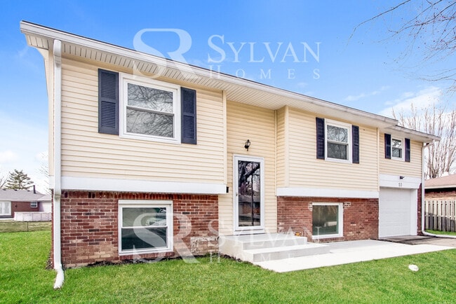 Building Photo - Prepare to be impressed by this 4 bedroom,...