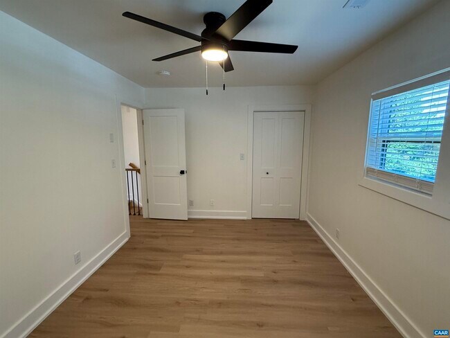 Building Photo - 106 Perry Dr