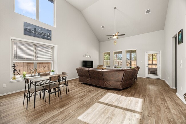 Building Photo - 4608 Mustang Run Dr