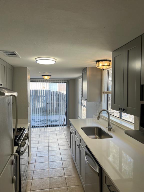 Building Photo - 6497 Hart Ln