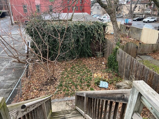 Building Photo - 230 N Shippen St