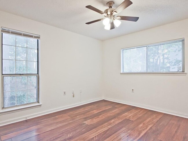 Building Photo - 632 Granville Ct