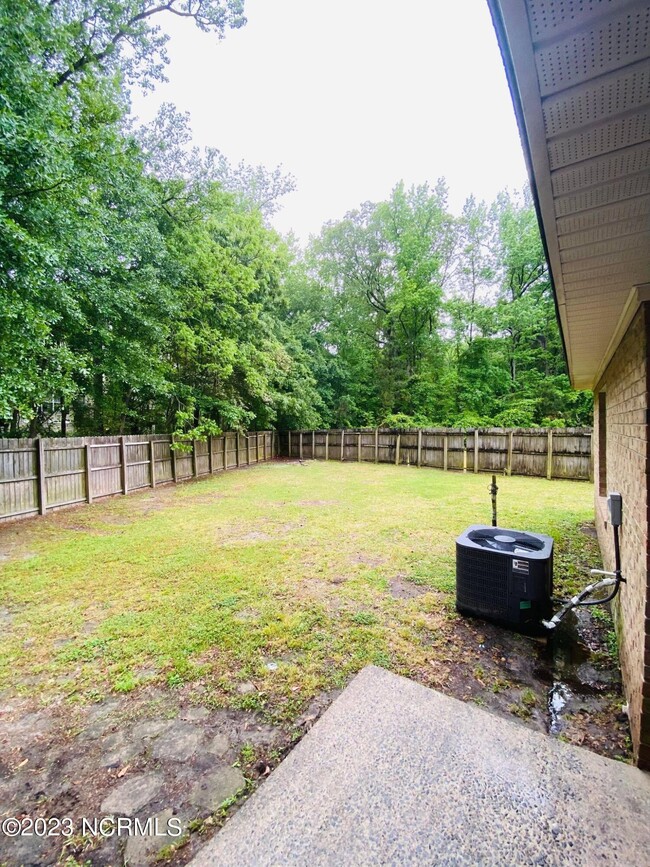 Building Photo - 3308 Moseley Dr
