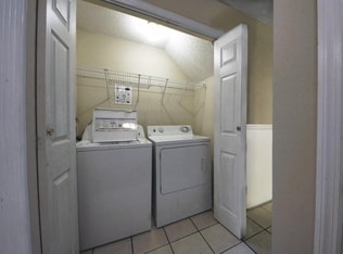 Building Photo - 1452 Middleborough Ct