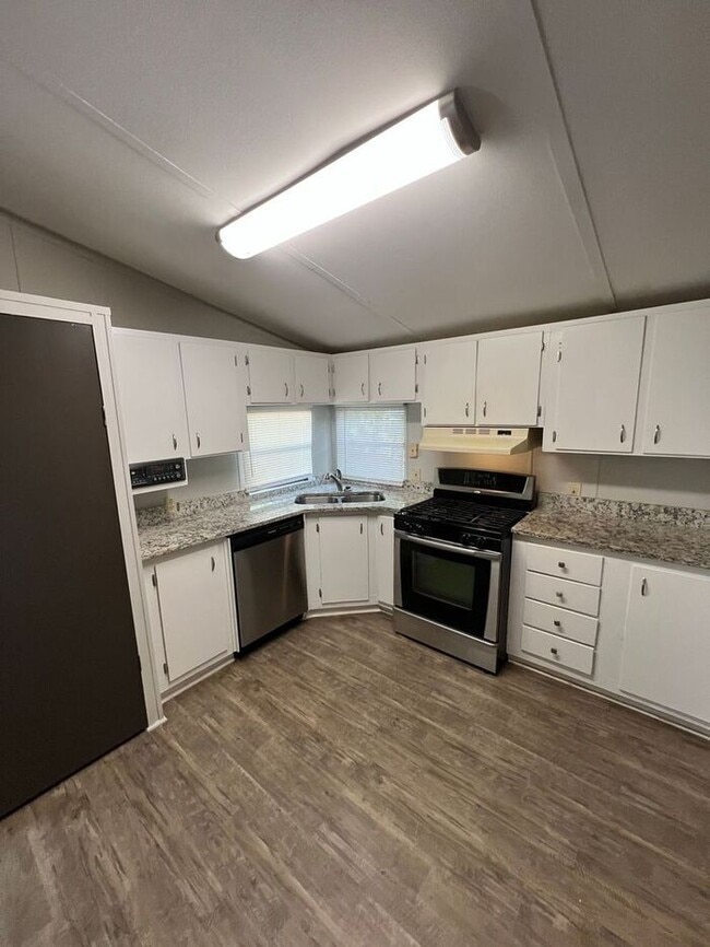 Building Photo - “Stylish & Comfortable 3BR Home in Sought-After Buford Community”