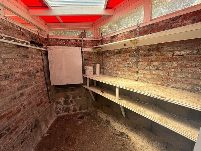 Building Photo - Spacious 4-bedroom, 3-bathroom home in Newbury Park near Thousand Oaks