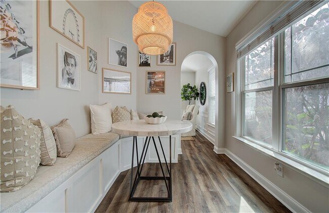 Building Photo - 3822 Carriage House Dr