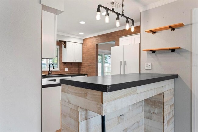 Building Photo - 3372 Tyne Ln