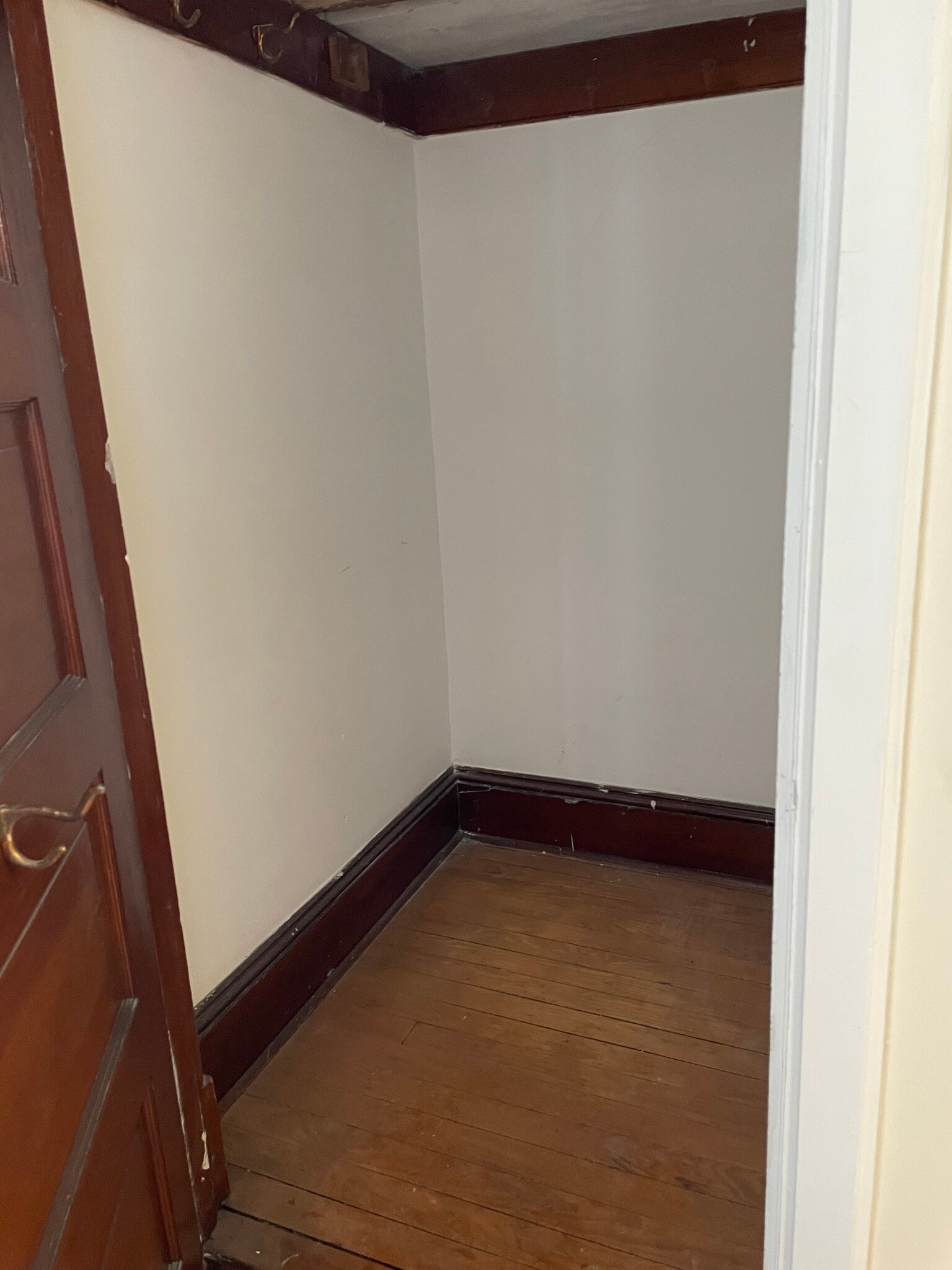 Closet 4 - 175 N Lansdowne Ave