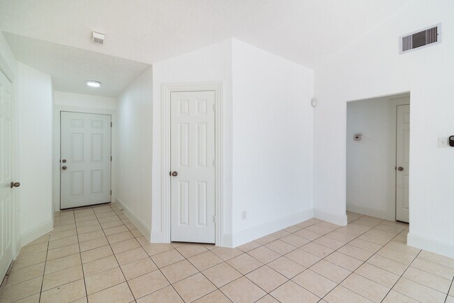 Building Photo - 8602 Rockmont Ct