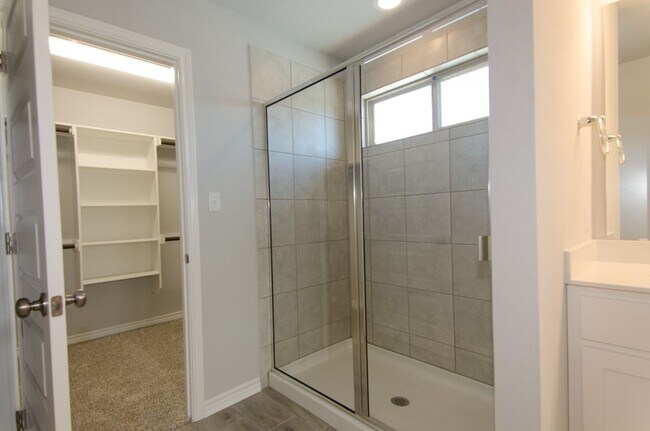Building Photo - 2136 Pecan Island Dr