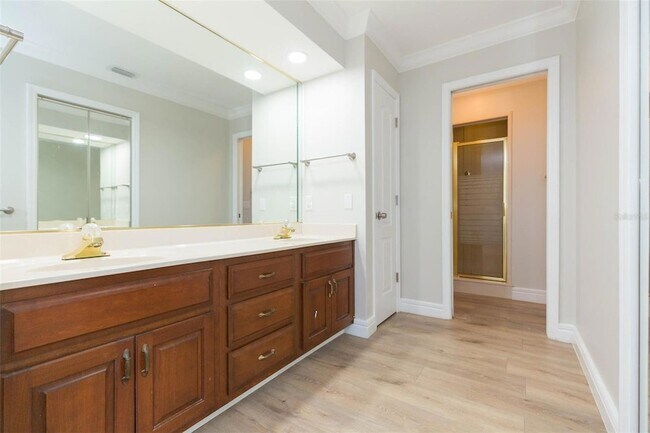 Building Photo - 6545 Brentwood Dr.