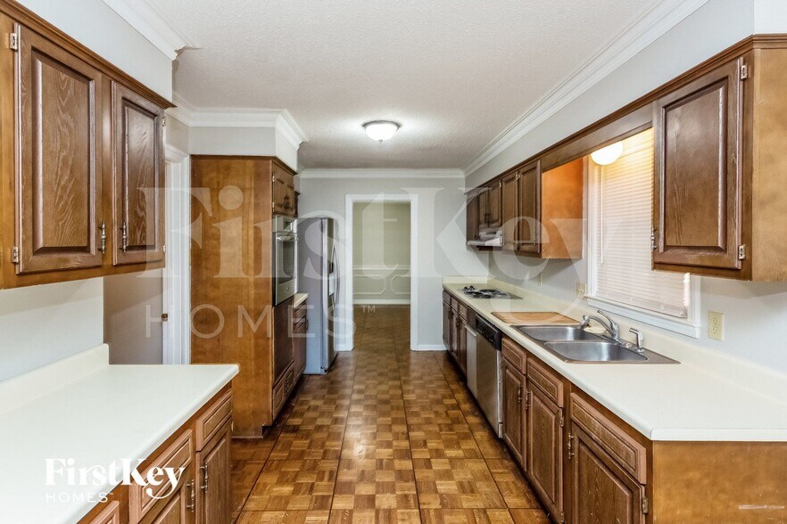 Building Photo - 6991 Dashwood Dr