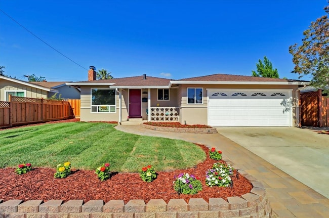 Building Photo - 1435 Bouret Dr