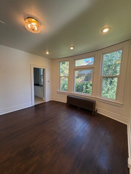 Building Photo - 859 S 900 E