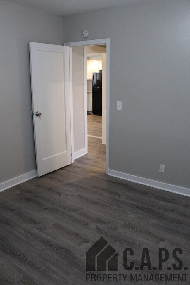 Building Photo - Move in Ready!