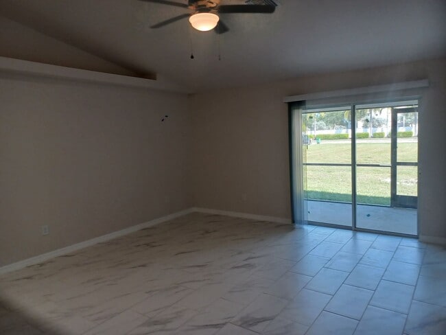 Building Photo - BREAND NEW CONSTRUCTION 3 BR / 2 BA WITH S...