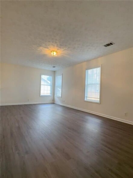 Building Photo - 5045 Saddle Bridge Ln