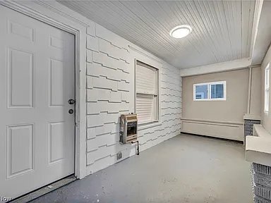 Building Photo - 960 Whittier Ave