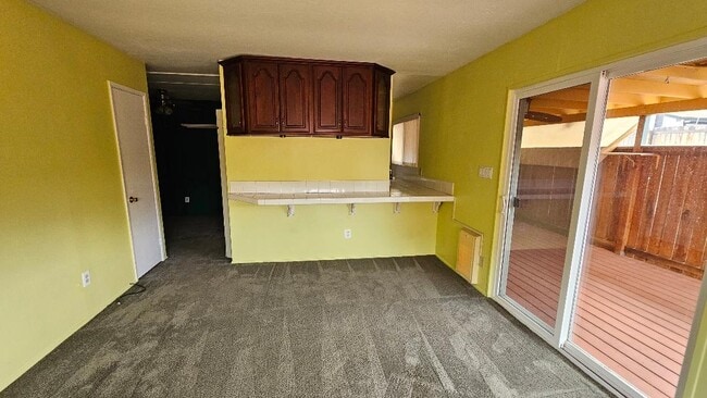 Building Photo - 10216 Princess Sarit Way