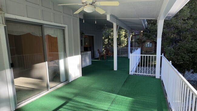 Building Photo - Perfect Long Term Home Close to Town