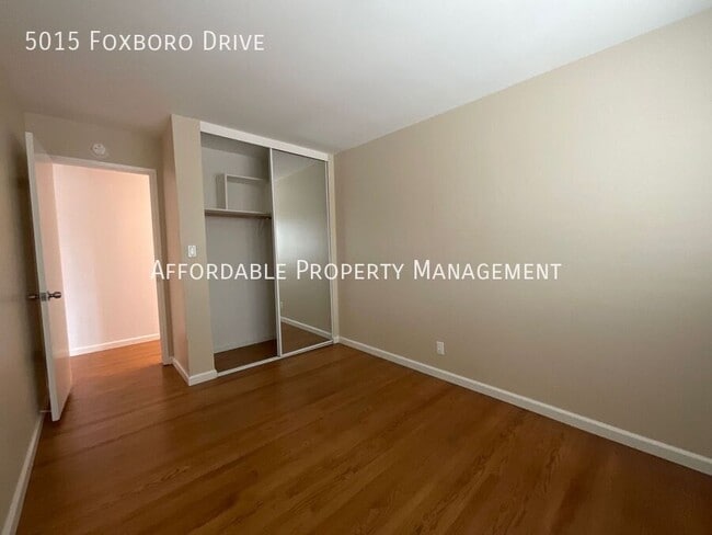 Building Photo - 5015 Foxboro Dr