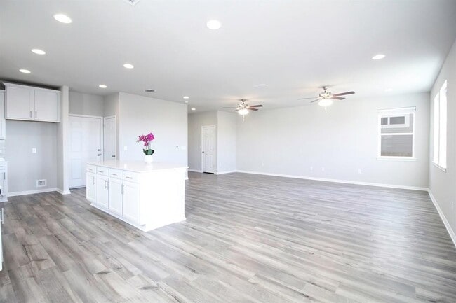 Building Photo - 6425 Pine Leaf Trail