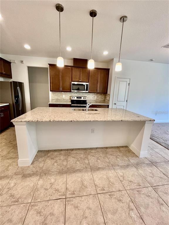 Building Photo - 14815 Milfoil Ave