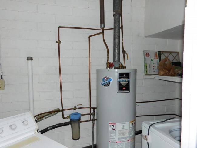 Building Photo - 154 E Papago Way