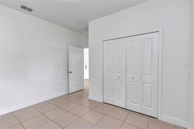 Building Photo - 118 Marion Oaks Dr