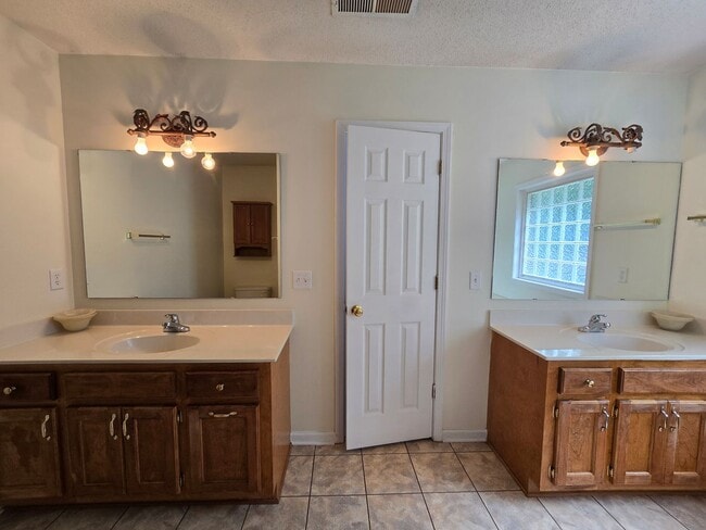 Building Photo - 3140 Firestone Ct