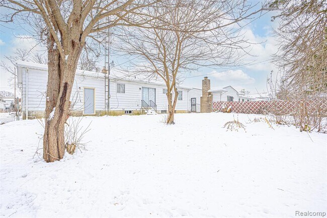 Building Photo - 6627 Orange Ln