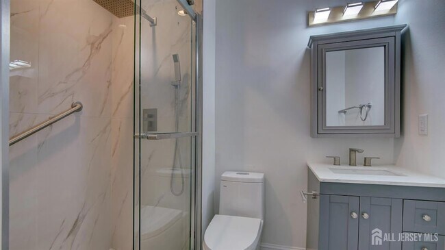 Building Photo - 368 Metuchen Dr