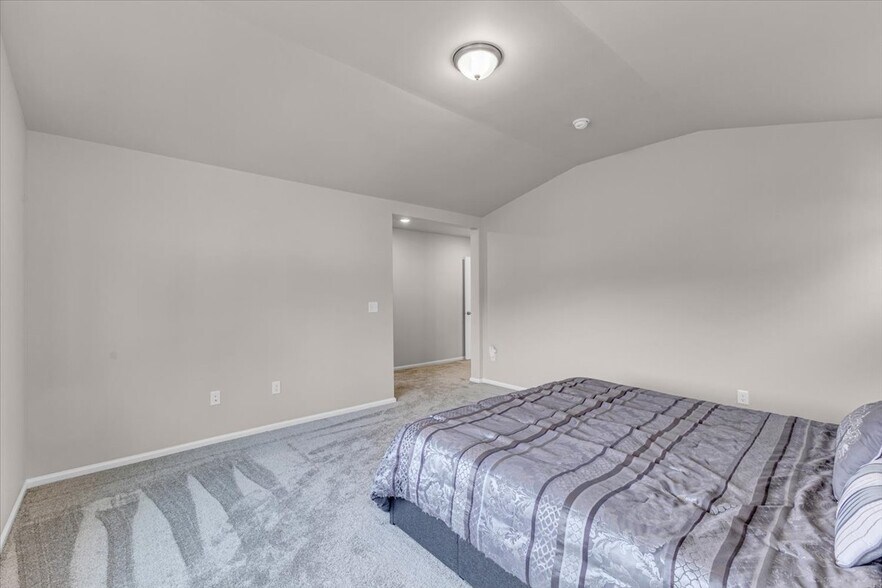 Building Photo - 1521 10th Pl